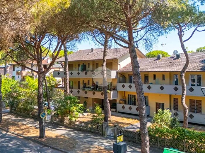 Appartamento trilocale in vendita in Via C Forlanini, Cervia