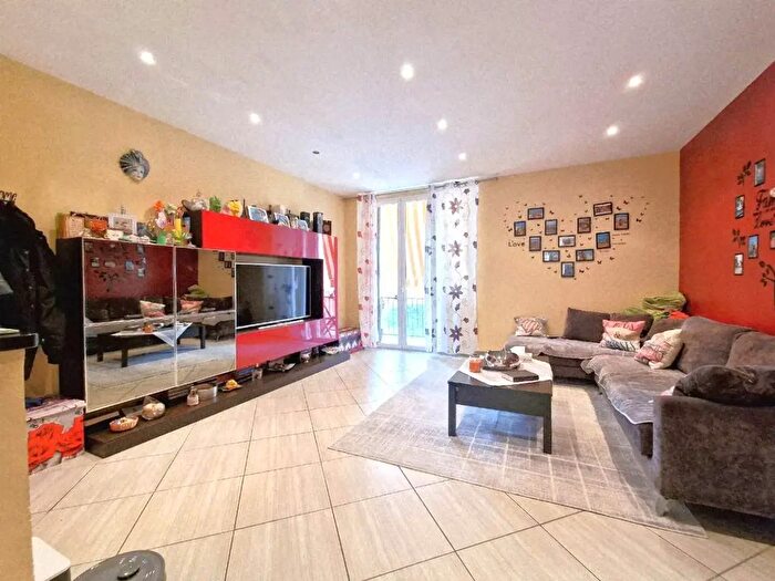 Appartamento trilocale in vendita in Via Bra, Bordighera