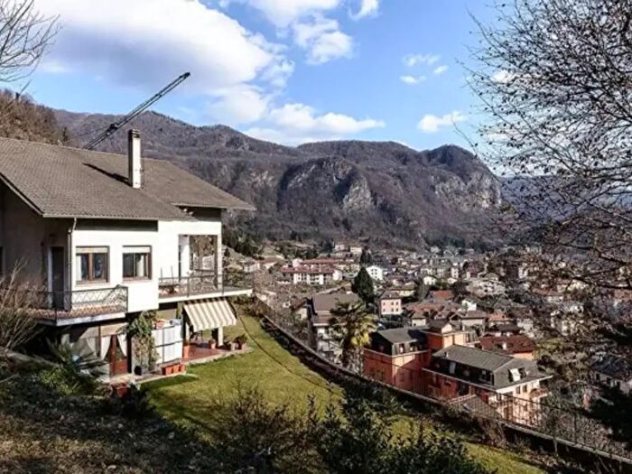 Casa con 6 locali in vendita in Via XXIV Maggio, Varallo