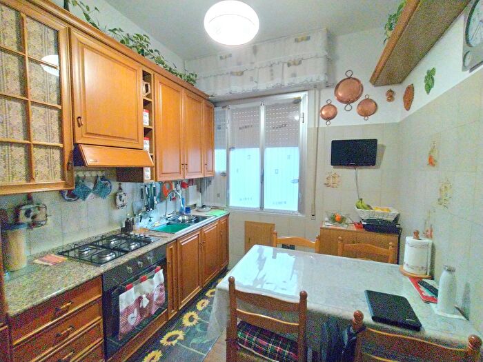 Appartamento quadrilocale in vendita in Via Francesco Mignone, Savona