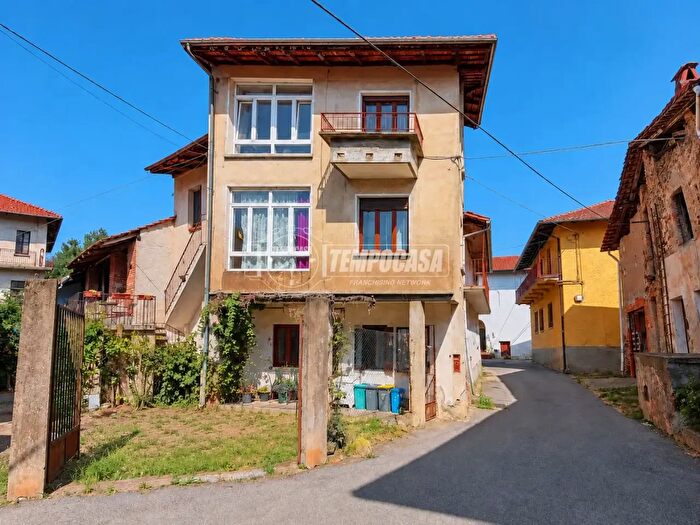 Casa quadrilocale in vendita in Roasio