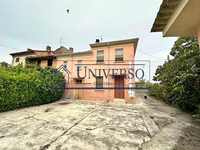 Casa con 6 locali in vendita in Via Camillo Benso di Cavour Cornale E Bastida, Cornale e Bastida