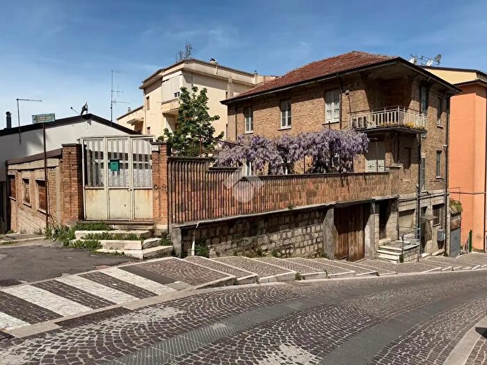 Appartamento quadrilocale in vendita in Discesa S Gerardo, Potenza