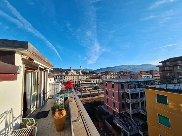 Casa trilocale in affitto in Via Premuda, Centro, Chiavari