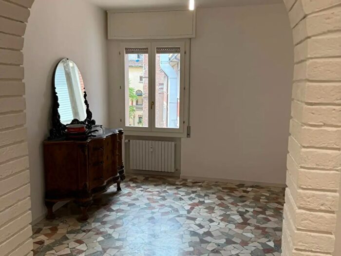 Appartamento quadrilocale in vendita in Via Avesella, Bologna