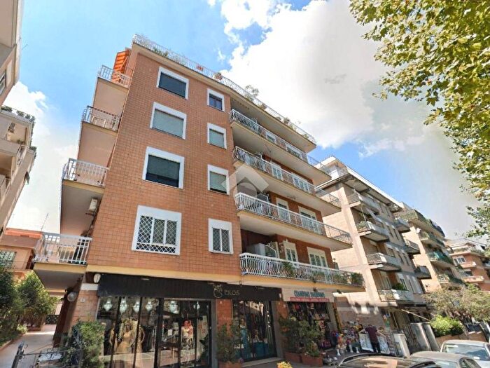 Appartamento trilocale in affitto in Viale Roma, Ciampino