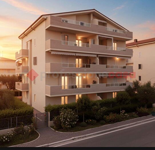 Appartamento trilocale in vendita in Via Spataro Snc, Tortoreto