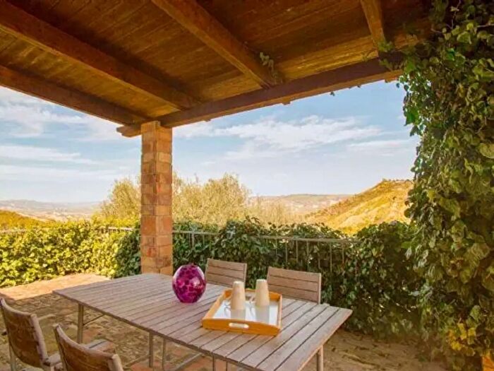 Casa con 5 locali in vendita in Pisticci