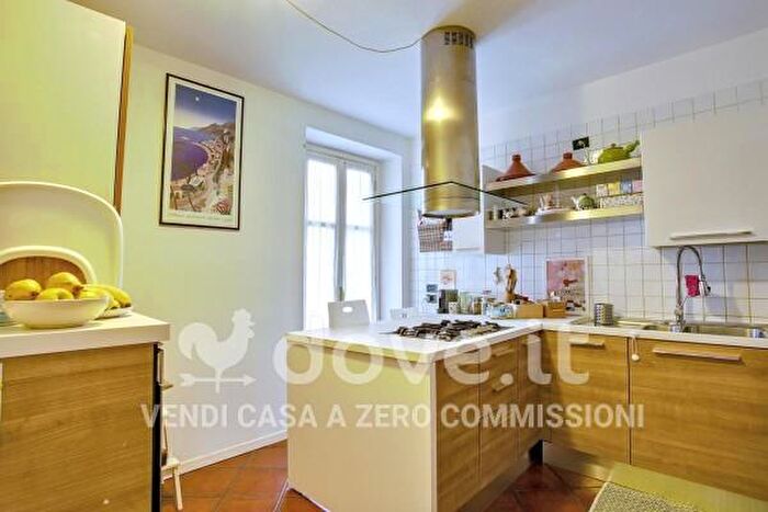 Appartamento trilocale in vendita in Piazzetta San Lorenzo, Varese