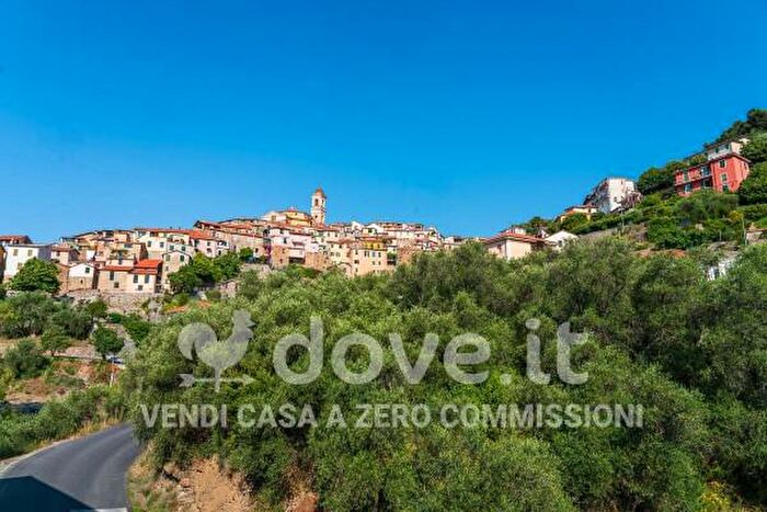 Appartamento quadrilocale in vendita in Viale John Fitzgerald Kennedy, Pietrabruna