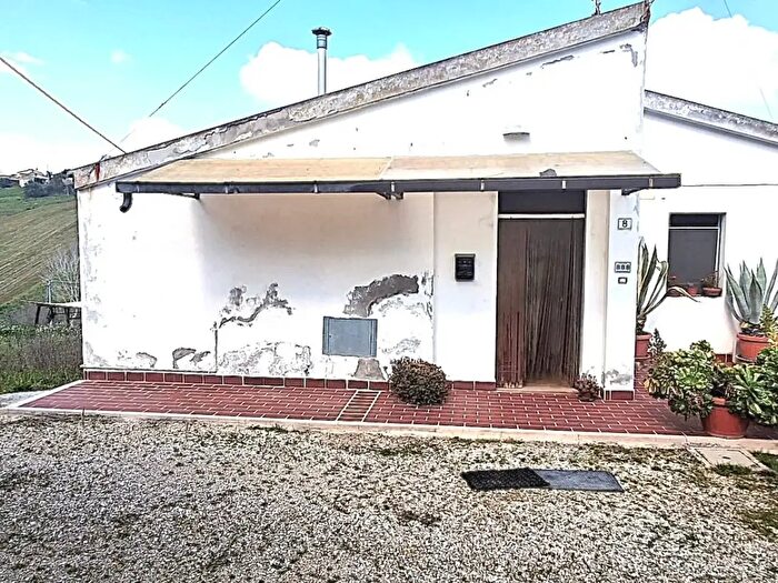Casa trilocale in vendita in Frazione Marchegiani, Pianella