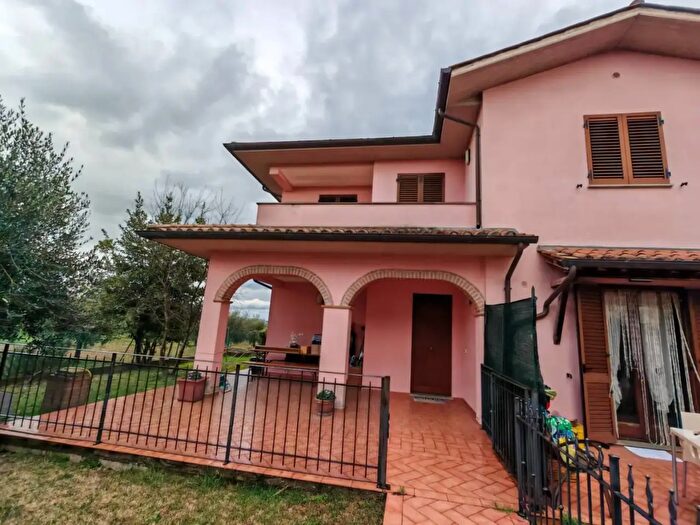 Casa con 5 locali in vendita in Via Nazionale, Castiglione Del Lago
