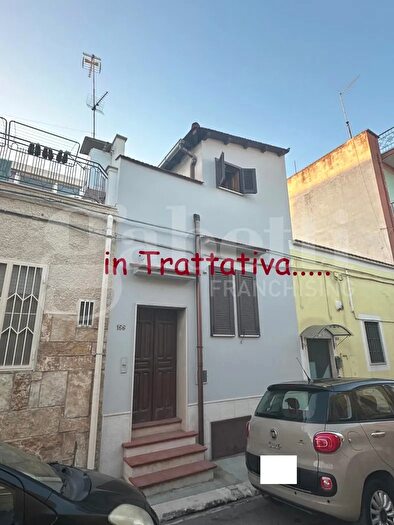 Casa quadrilocale in vendita in Via Carlo Alberto, Canosa Di Puglia