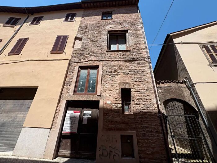 Casa quadrilocale in vendita in Via Domenico Fogliardi, Fabriano