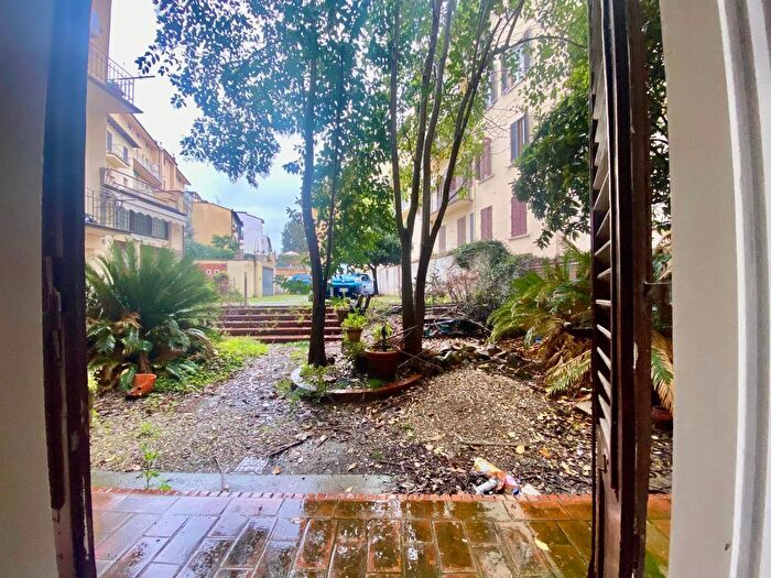 Appartamento con 8 locali in vendita in Firenze, Firenze