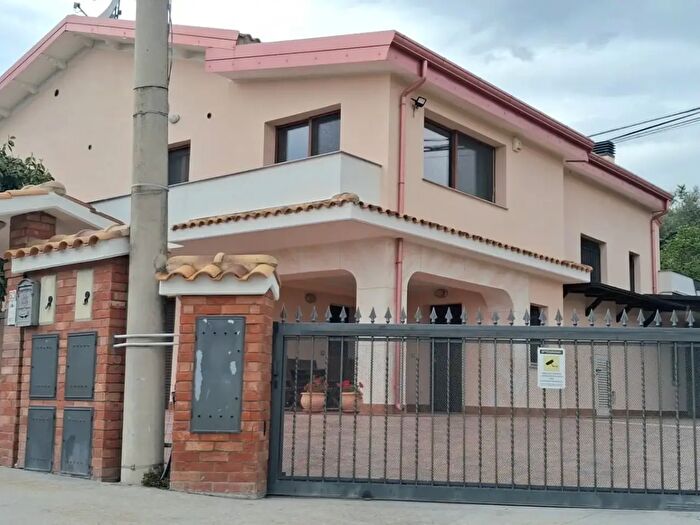 Casa con 9 locali in vendita in Via Portacaldaia, Penne