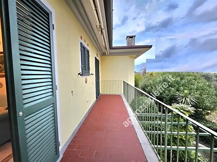 Appartamento quadrilocale in vendita in Massa