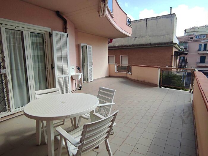 Appartamento quadrilocale in affitto in Via Bari, Centro, Ladispoli