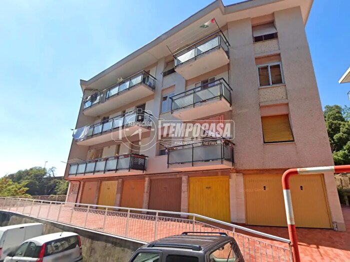 Appartamento trilocale in vendita in Via Filippo Turati, Savona