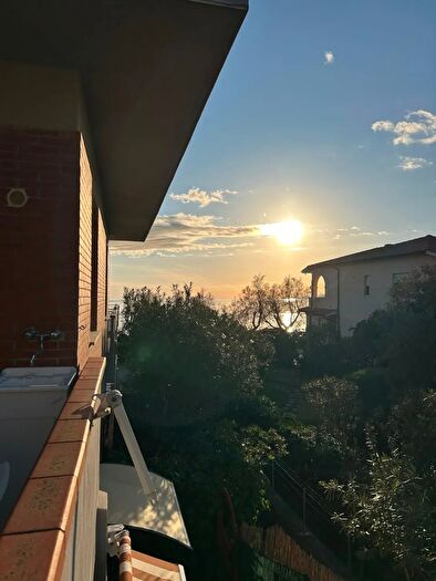 Appartamento trilocale in vendita in Viale Italia, Follonica