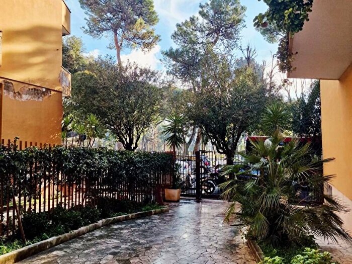 Appartamento bilocale in affitto in Via Nemorense, Africano Villa Chigi, Roma