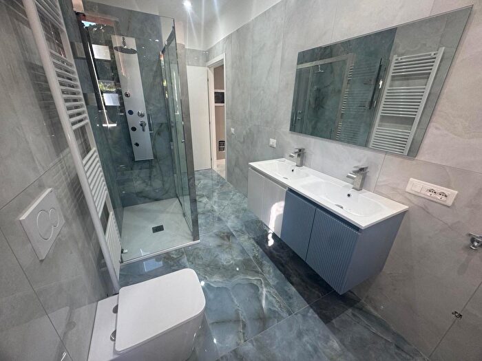 Appartamento quadrilocale in vendita in Viale Mazzini, Sassuolo