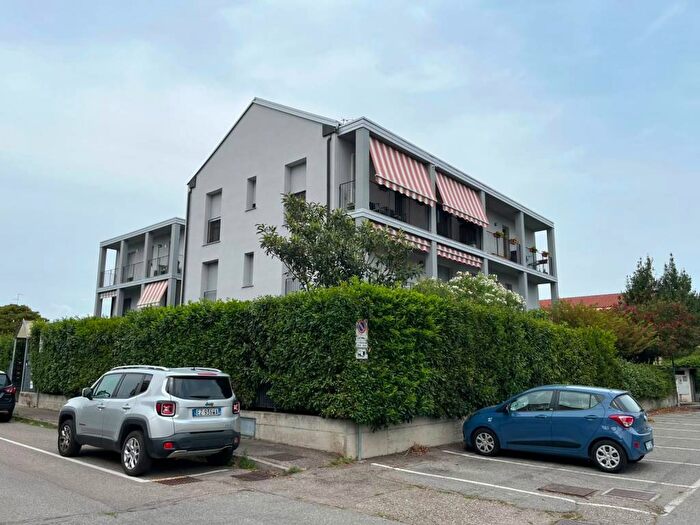 Appartamento trilocale in affitto in Via Friuli, Centro, Lomazzo