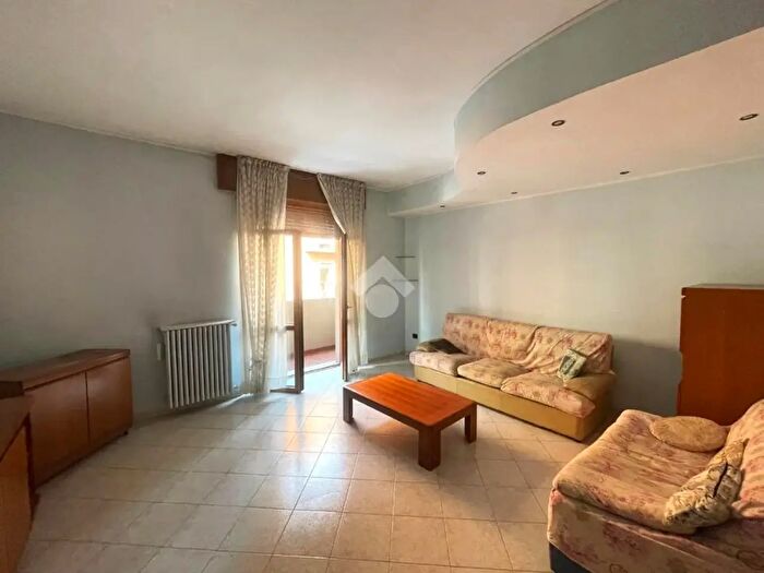 Appartamento quadrilocale in vendita in Via S Francesco d'Assisi, Monza