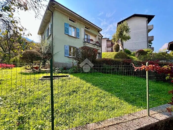 Casa quadrilocale in vendita in Via Spiazzi, Ponte Nossa