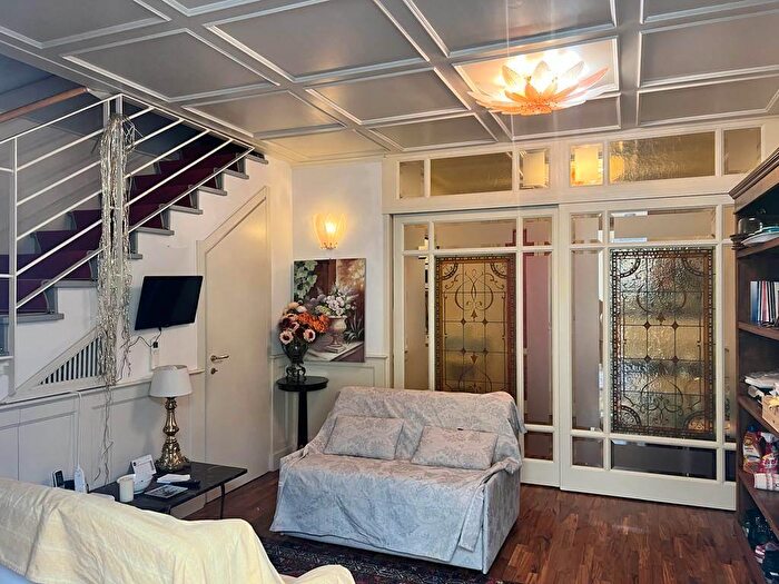 Appartamento con 5 locali in affitto in Firenze