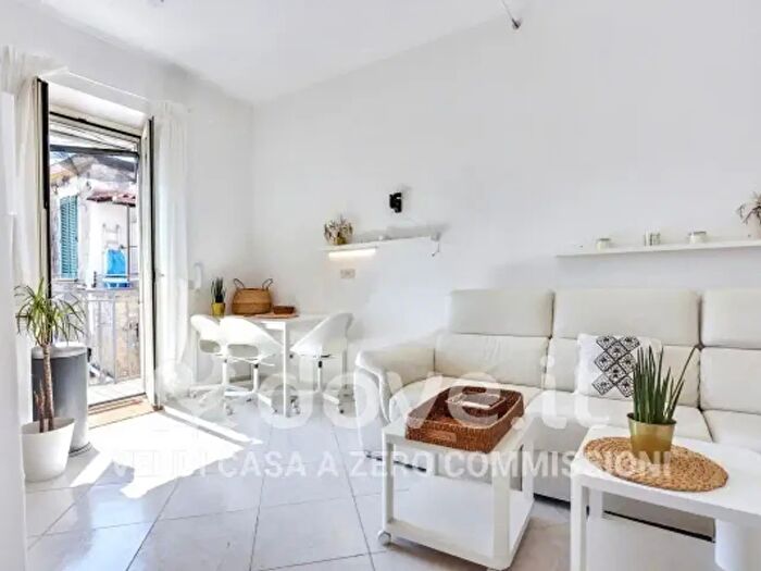 Appartamento trilocale in vendita in Via del Formale, Napoli