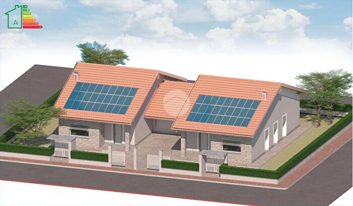 Casa quadrilocale in vendita in Via Don Grasso Luigi, Cherasco