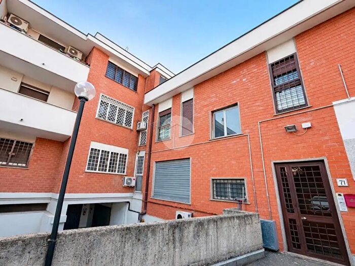 Appartamento trilocale in vendita in Via Padre Agostino Fioravanti, Roma