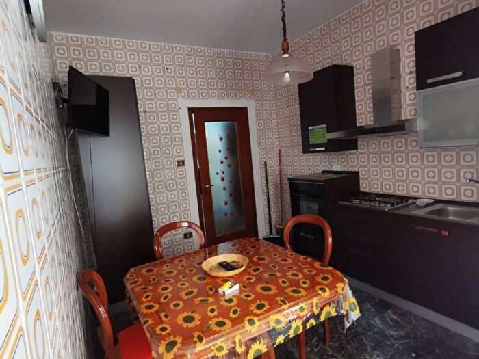 Appartamento quadrilocale in affitto in Via Barletta, Catanzaro Lido, Catanzaro