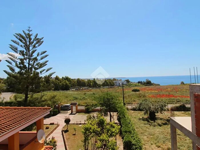 Appartamento trilocale in vendita in Località Santa Domenica, Isola Di Capo Rizzuto