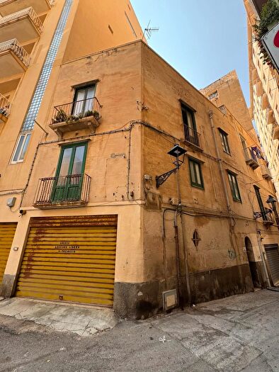 Appartamento trilocale in vendita in Via Orfeo, Trapani