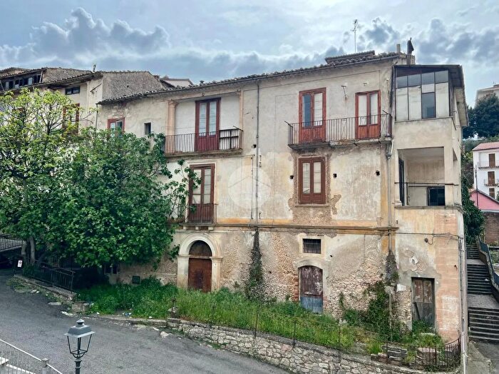 Casa con 6 locali in vendita in Via Ottavio Greco, Mendicino