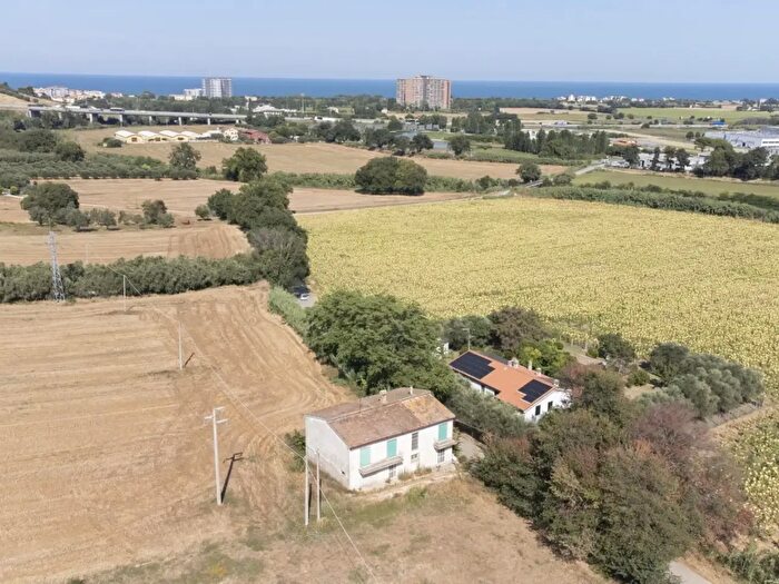 Casa con 8 locali in vendita in Via della Castelletta, Porto Recanati