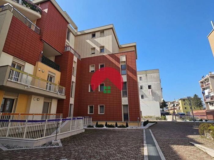 Appartamento quadrilocale in vendita in Via Virgilio, Centro, Matera