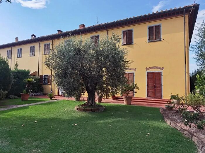Casa con 12 locali in vendita in Ia di Baccio S Martino a Ulmiano, San Giuliano Terme