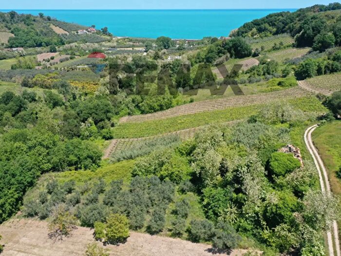Casa con 6 locali in vendita in Contrada Coste del Molino, Rocca San Giovanni