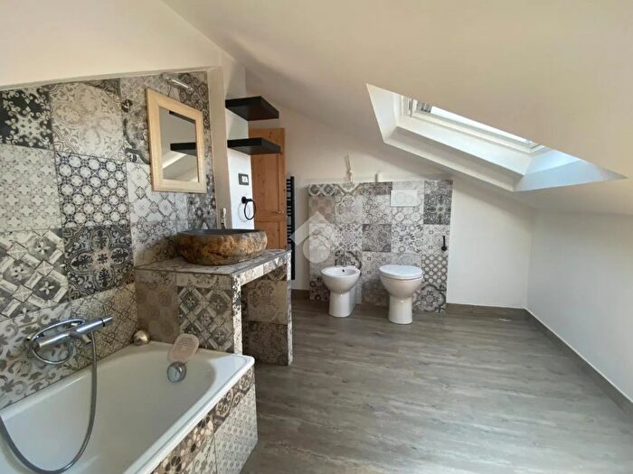 Appartamento trilocale in vendita in Via Rio Santo Stefano, Casella