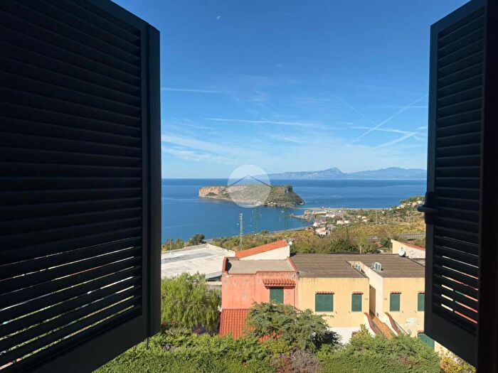 Appartamento trilocale in vendita in Localita Tufo, San Nicola Arcella