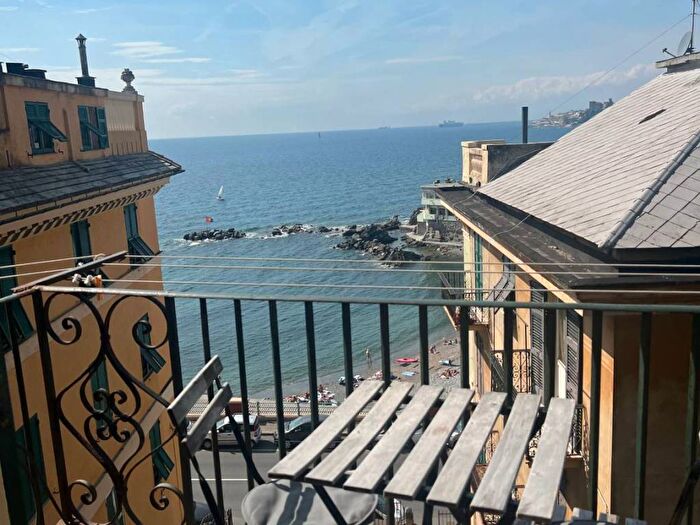 Appartamento trilocale in affitto in Via Quarto, Quarto, Genova