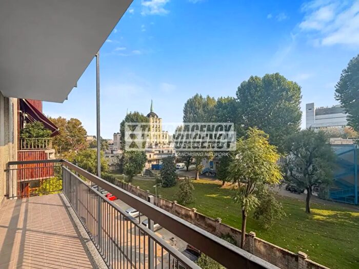 Appartamento con 6 locali in vendita in Via Luigi Luzzatti, Milano