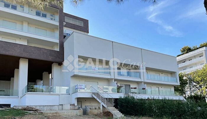 Casa con 8 locali in vendita in Rende