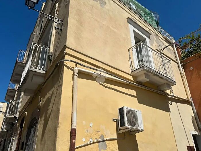 Appartamento quadrilocale in vendita in Via Trieste E Trento, Canosa Di Puglia