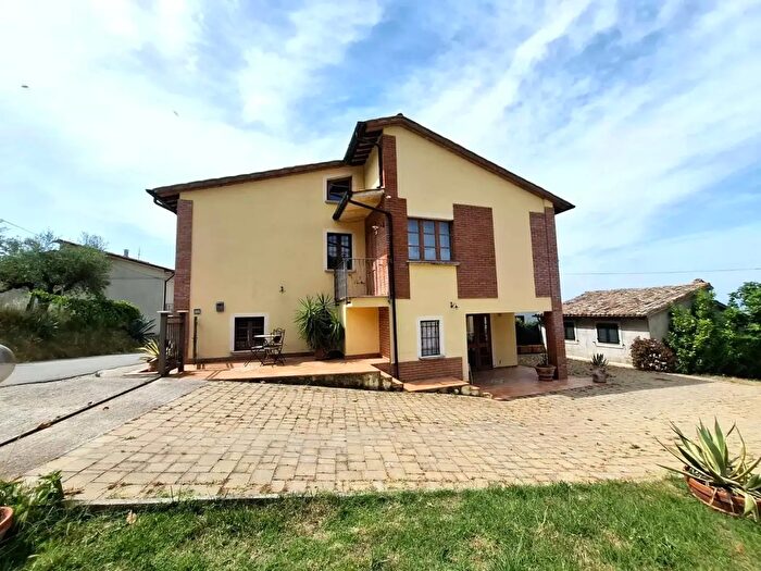 Casa con 5 locali in vendita in Pomonte, Gualdo Cattaneo