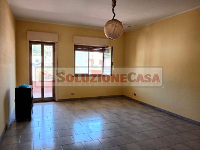 Appartamento quadrilocale in vendita in Via Consolare Valeria, SantAlessio Siculo