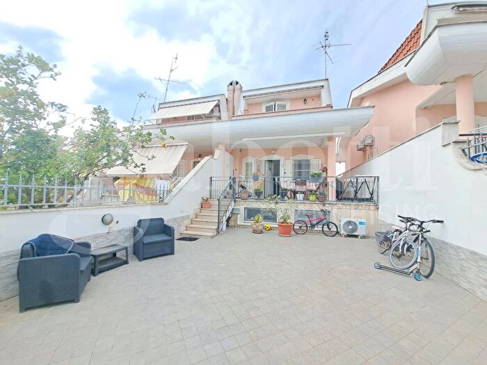 Casa con 5 locali in vendita in Via Adda, Ardea